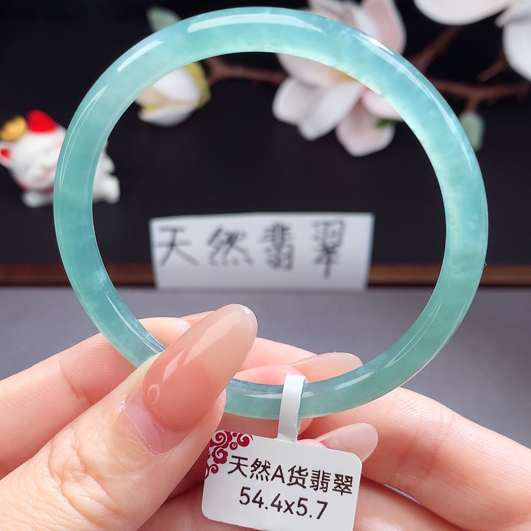 翡翠手镯（圆镯）未镶嵌