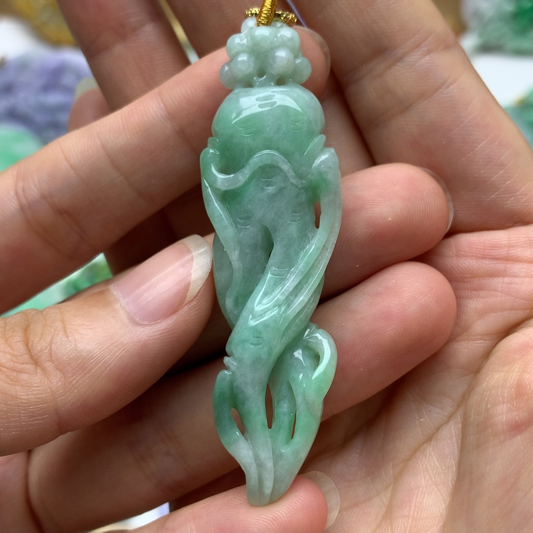 翡翠未镶嵌颈饰翡翠