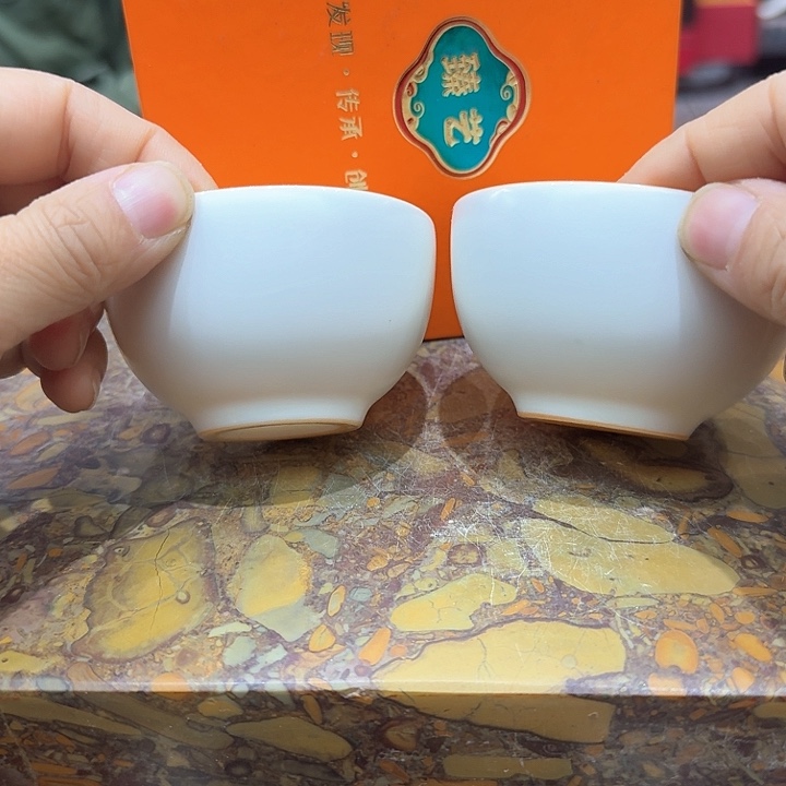 白汝瓷杯一组。。。品茗