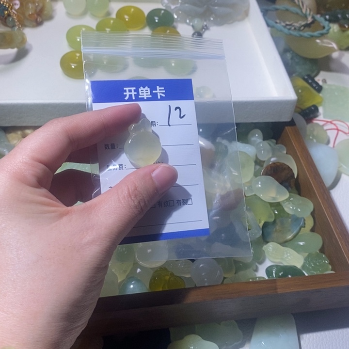 蛇纹石玉合金颈饰