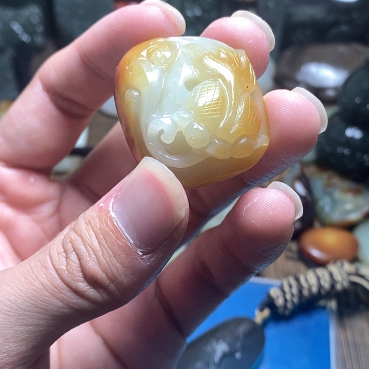 和田玉颈饰未镶嵌