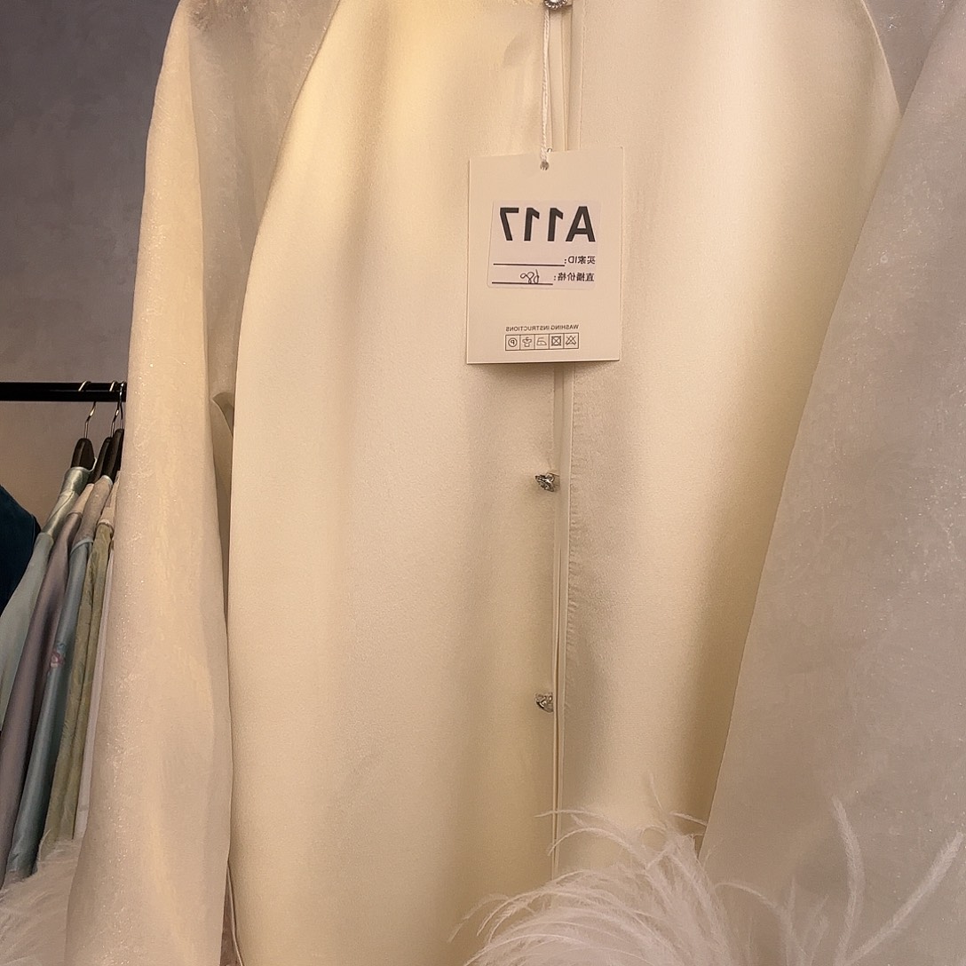 真丝插肩袖鸵鸟毛上衣0117