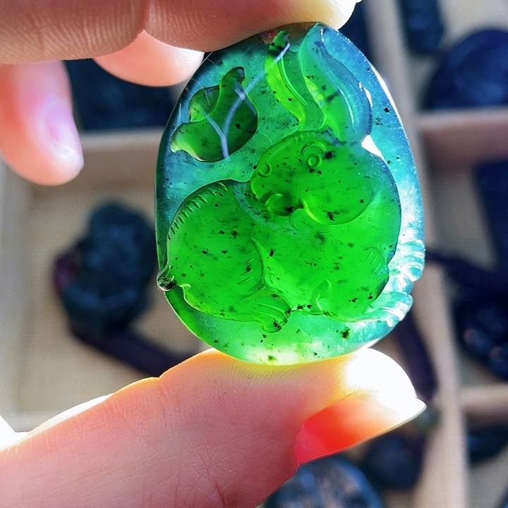 蛇纹石玉未镶嵌挂件