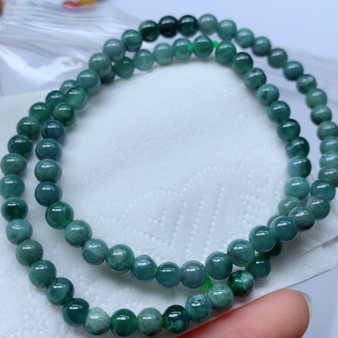 翡翠颈饰未镶嵌手串