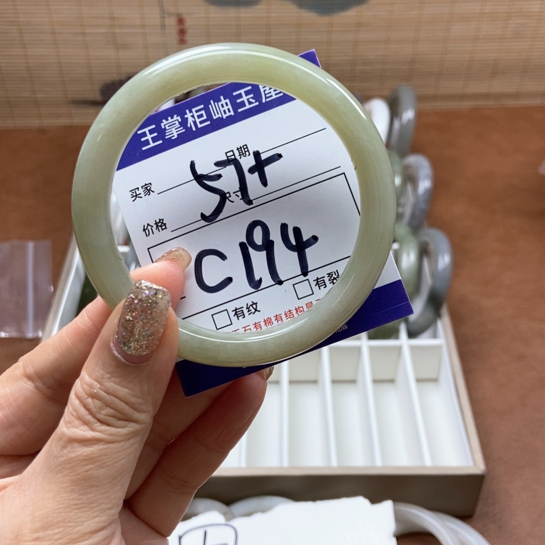 和田玉手镯手镯未镶嵌