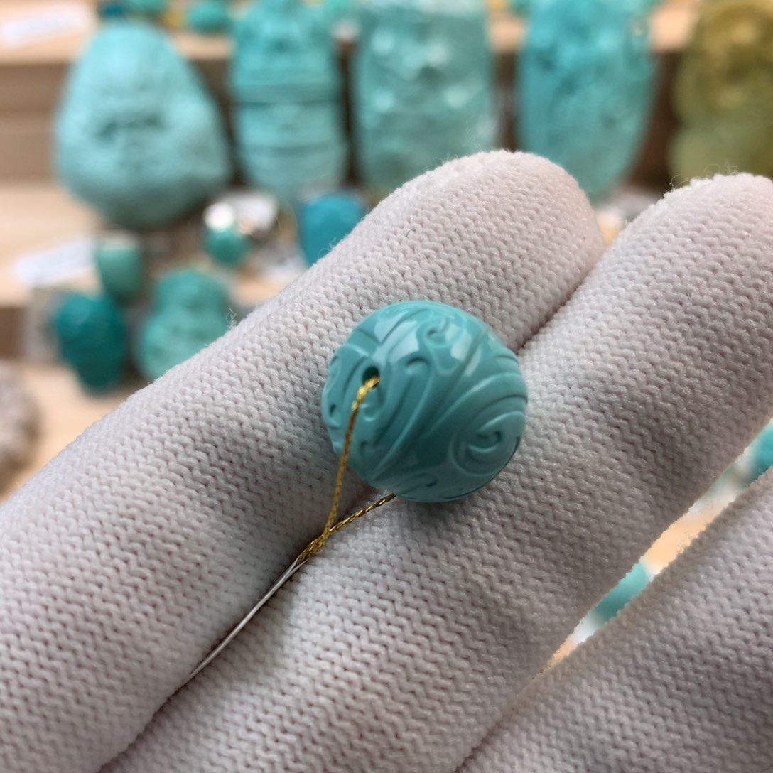 绿松石原矿未镶嵌户**?