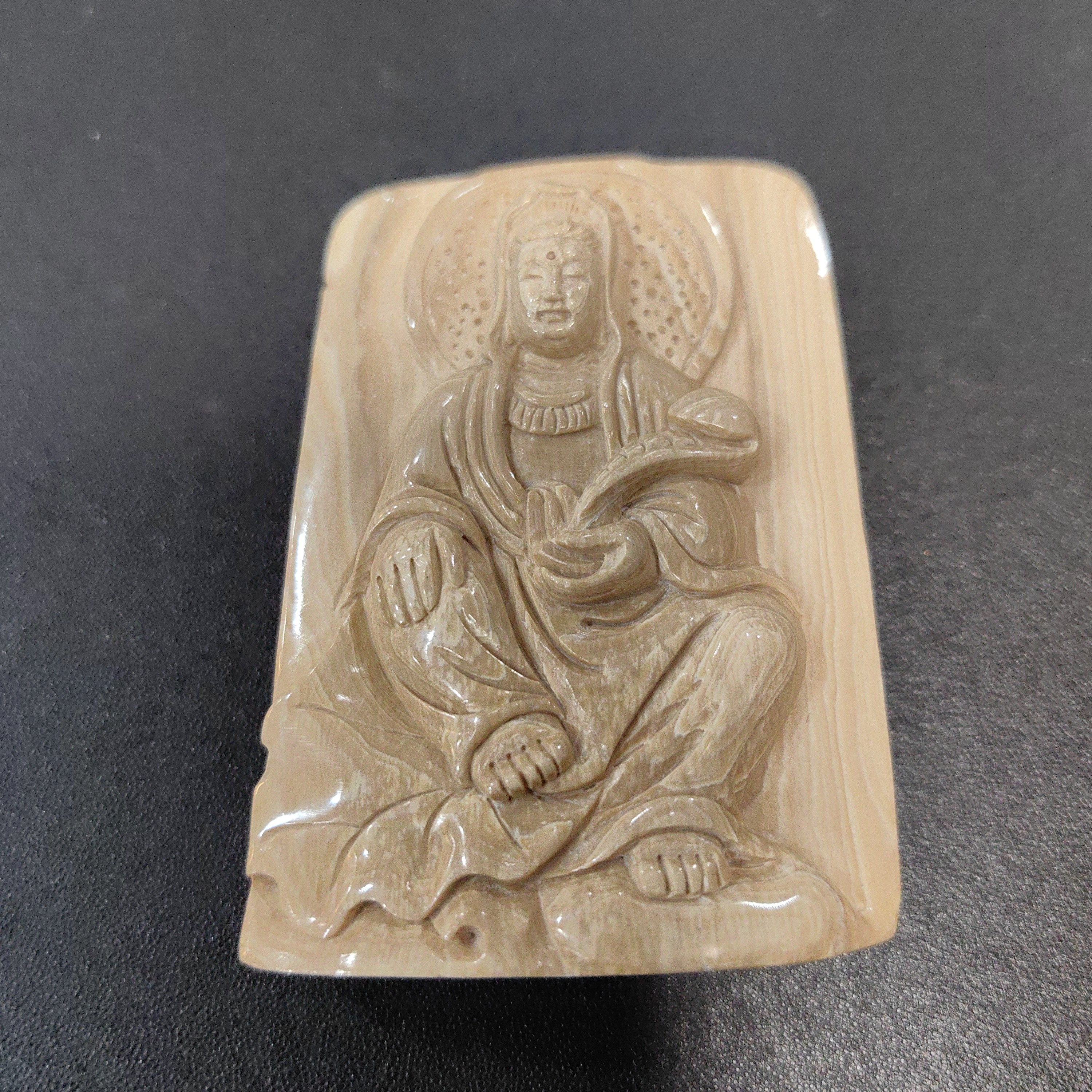 猛犸雕刻件约55克ZL482