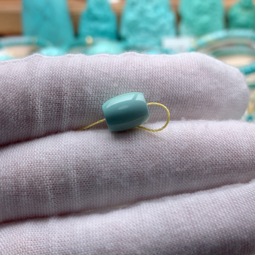 绿松石颈饰未镶嵌