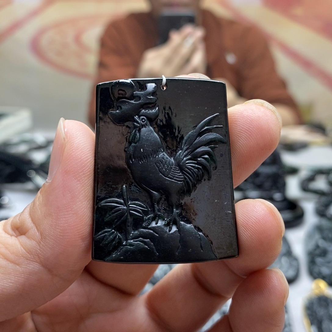 翡翠未镶嵌颈饰生肖鸡