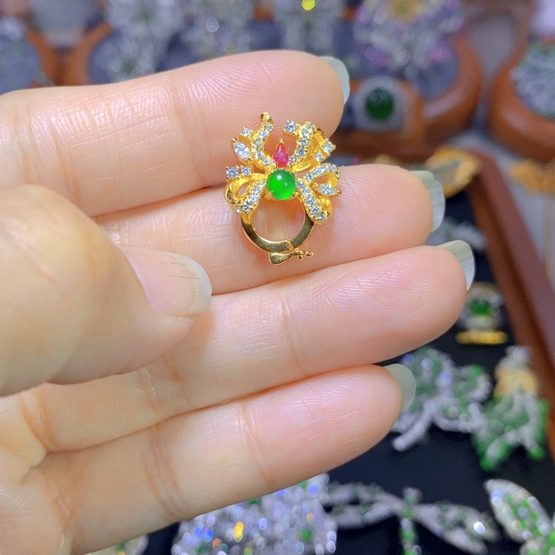 翡翠颈饰银S925镶嵌天然翡翠