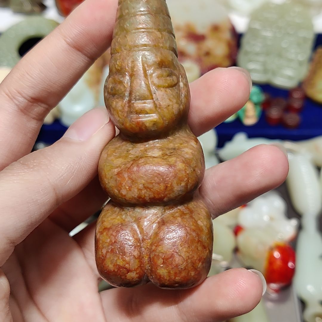 透闪石质玉未镶嵌颈饰