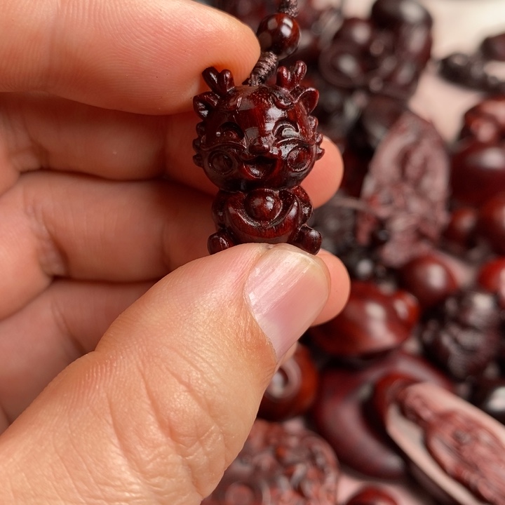 檀香紫檀（小叶紫檀）飞**辰