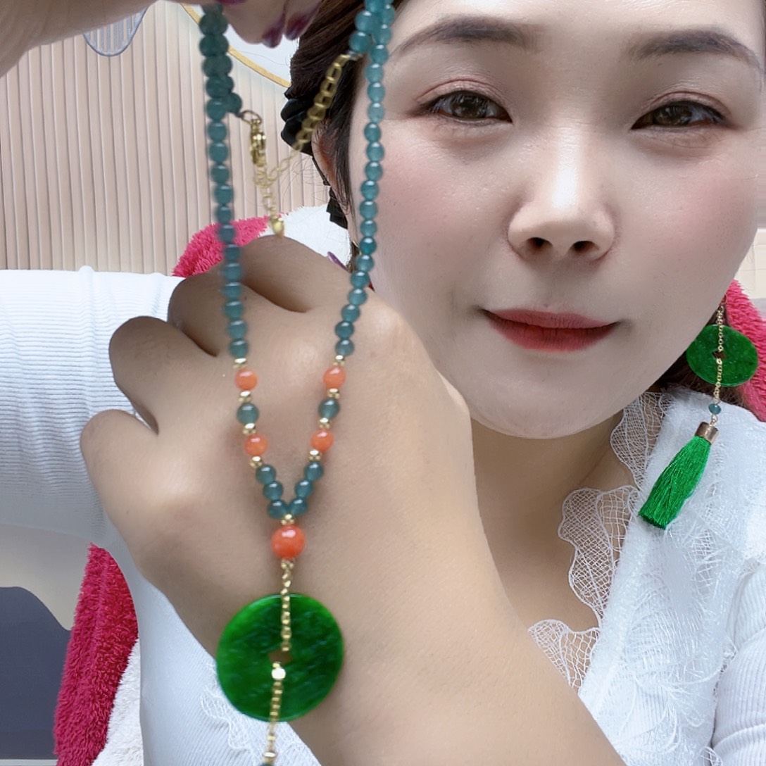 翡翠未镶嵌颈饰项链