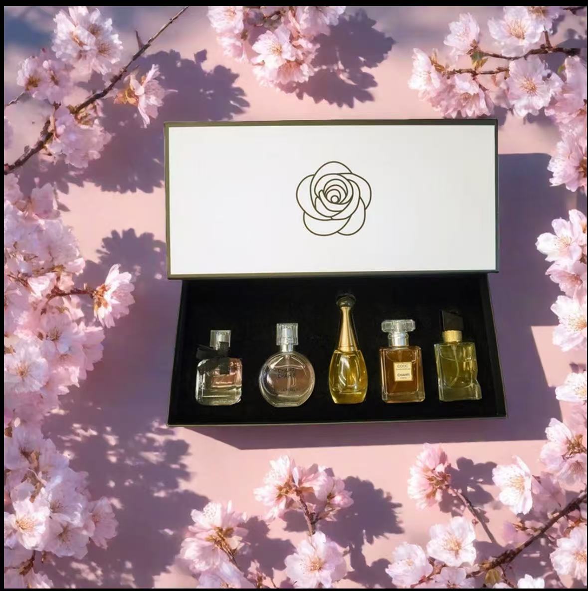 经典热门香水15ml*5支礼盒装粉邂逅，反转巴黎，真我，自由之水，coco