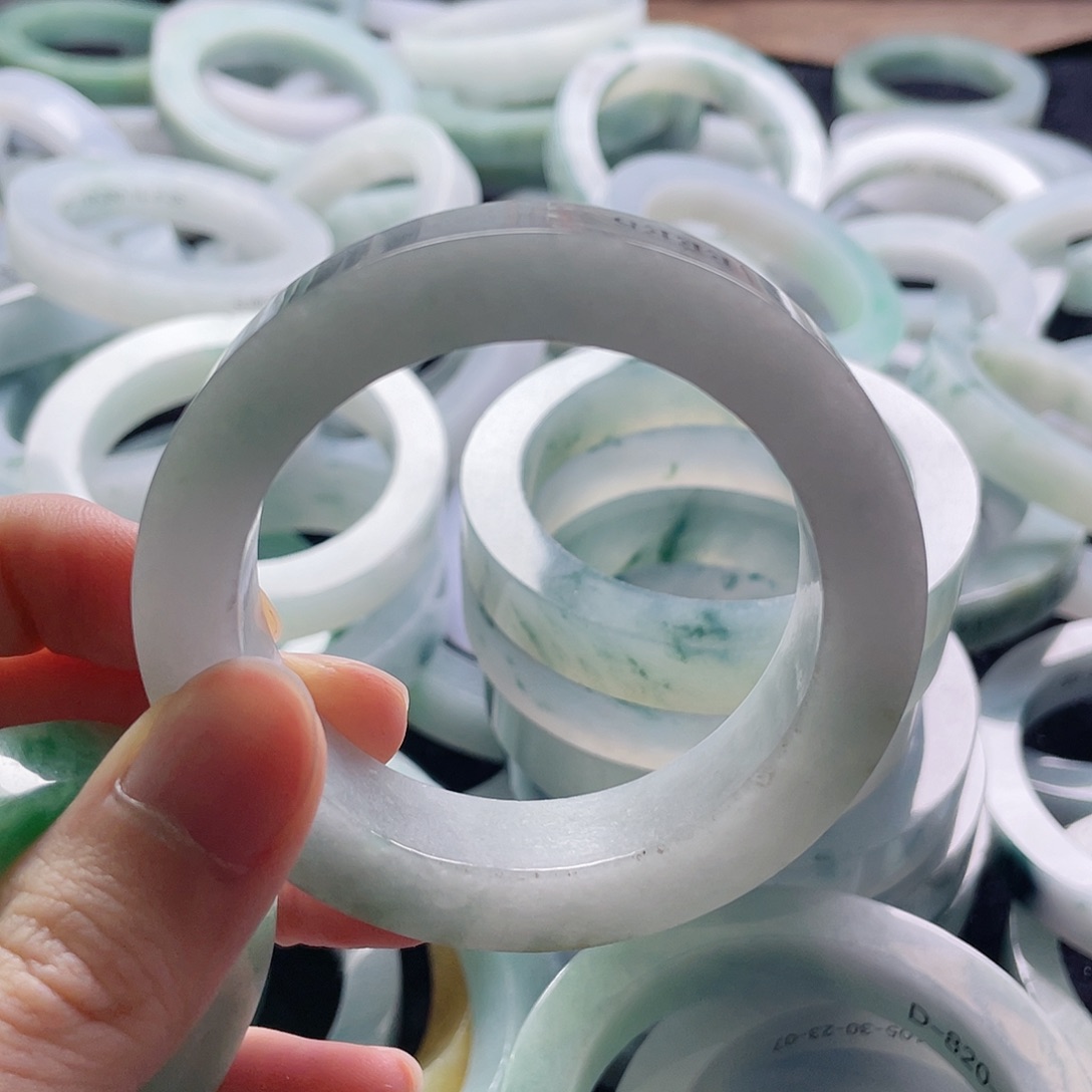 可***？定制翡翠未镶嵌A货