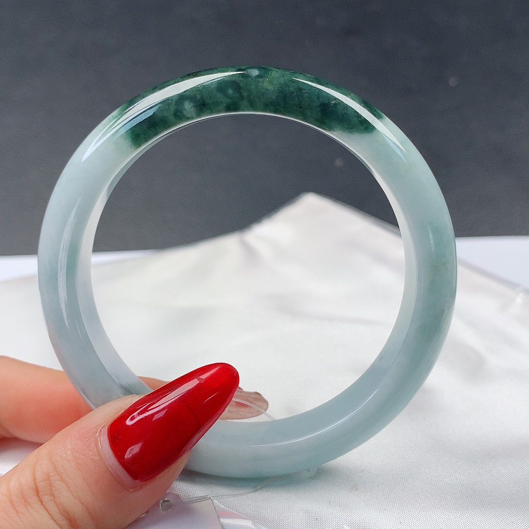 翡翠手镯未镶嵌30正56.8