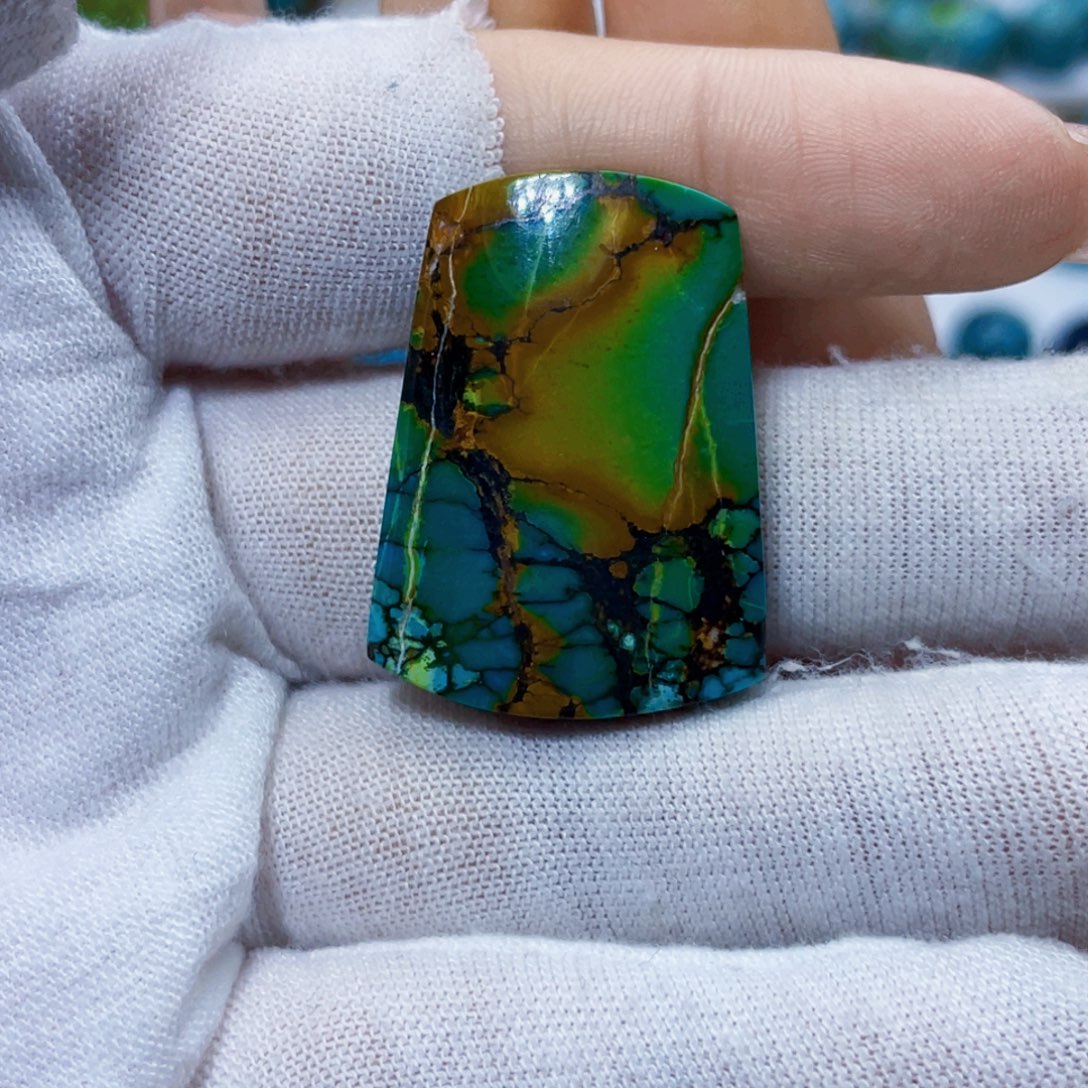 绿松石未镶嵌饰品