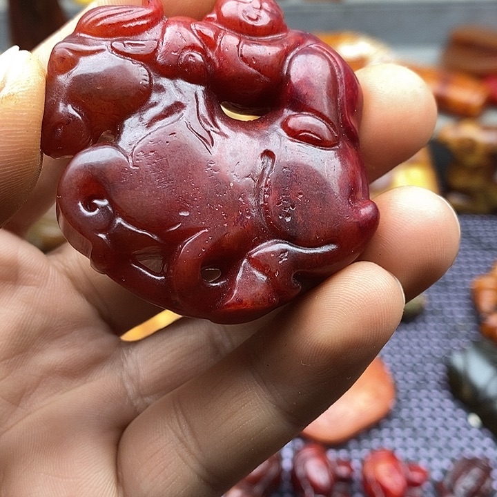未镶嵌蛇纹石玉颈饰