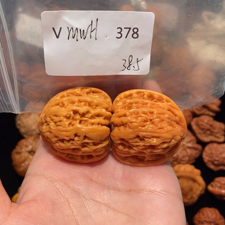 文玩核桃把件38红宝石