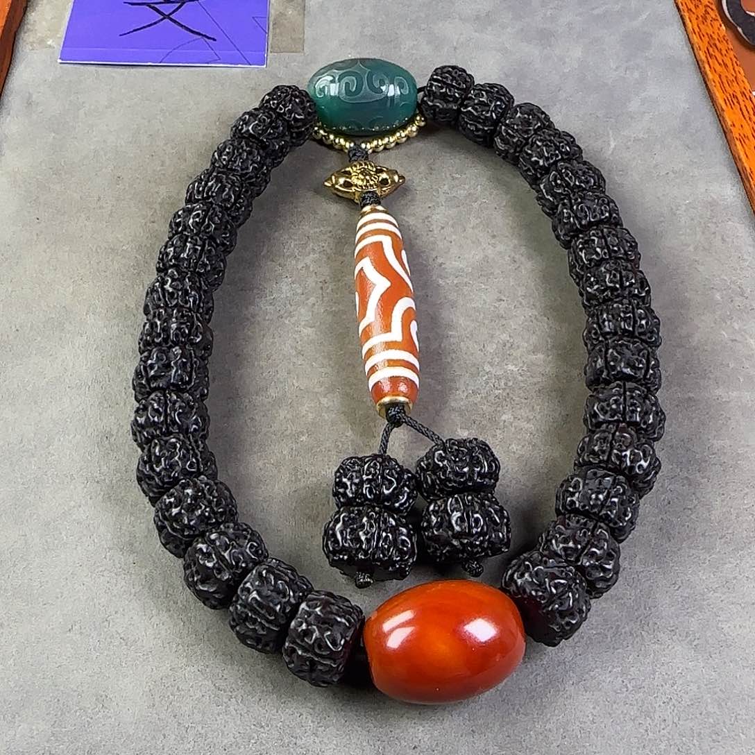 金刚菩提吊坠手持