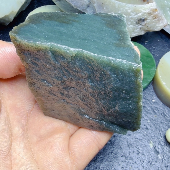 和田玉（糖玉）未镶嵌珠宝奇石