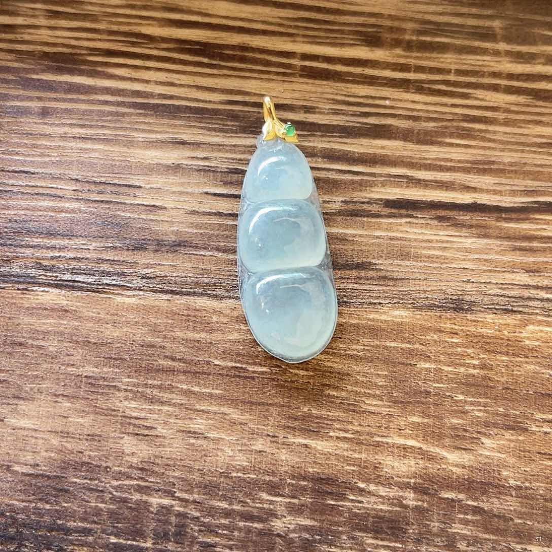 翡翠未镶嵌颈饰清**x