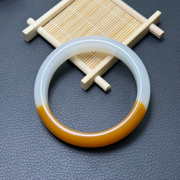 盛世典藏甄选一口糖手镯