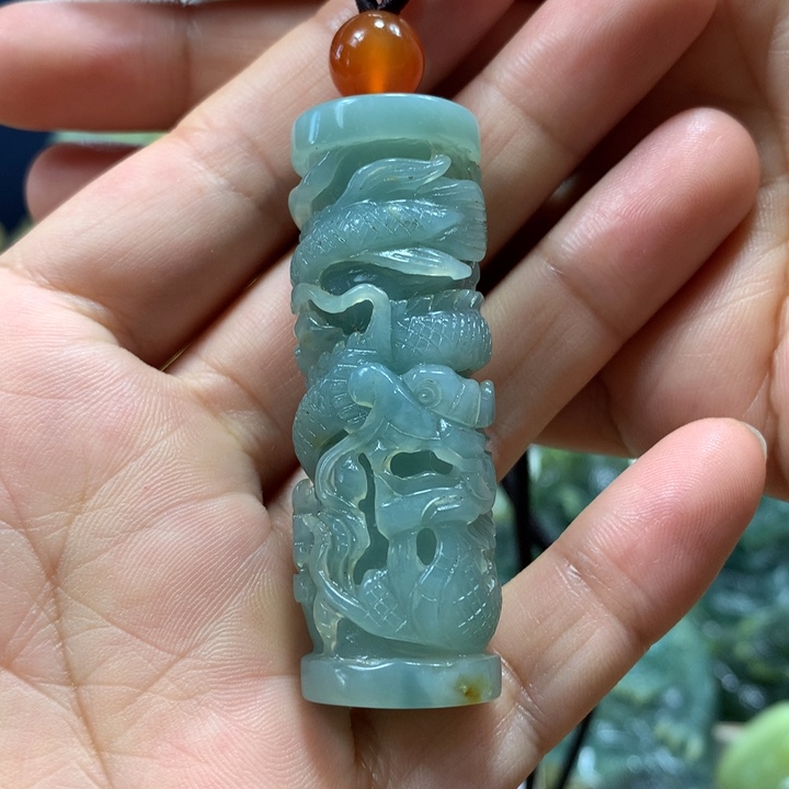 未镶嵌蛇纹石玉珠宝奇石