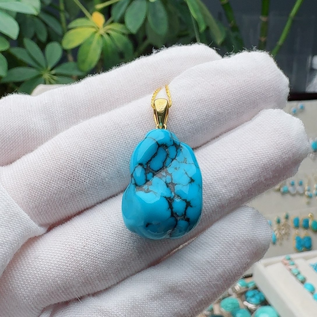 绿松石18K金镶嵌颈饰吊坠