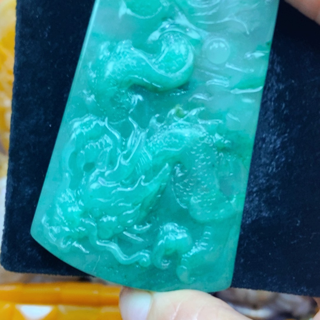 未镶嵌石英质玉（黄龙玉）吊坠(不含链)