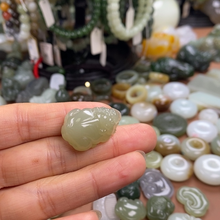 和田玉未镶嵌手链