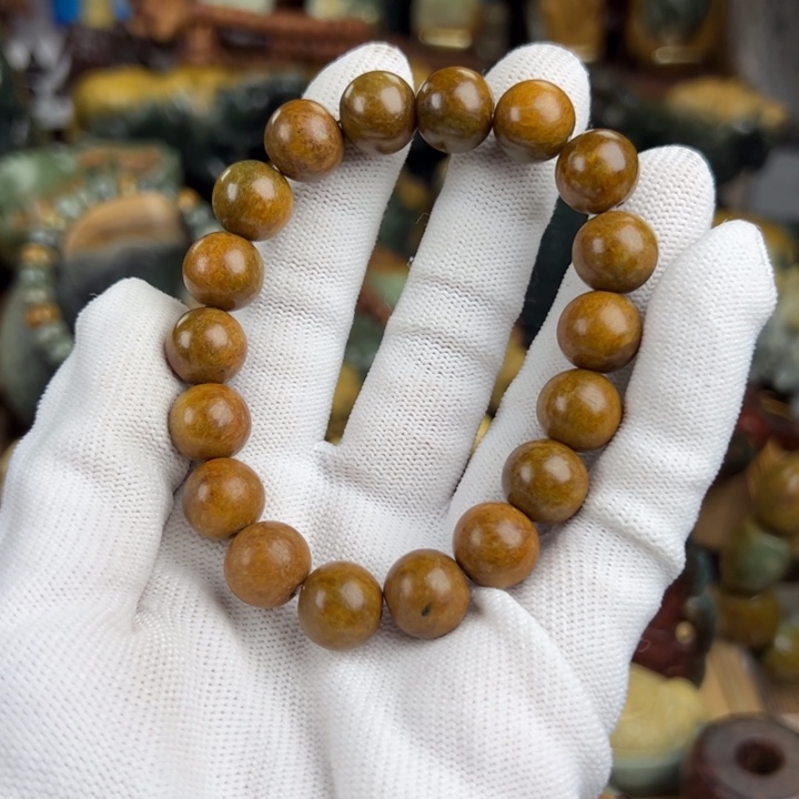 岫岩河磨玉（透闪石质玉）手串未镶嵌丹*鱼