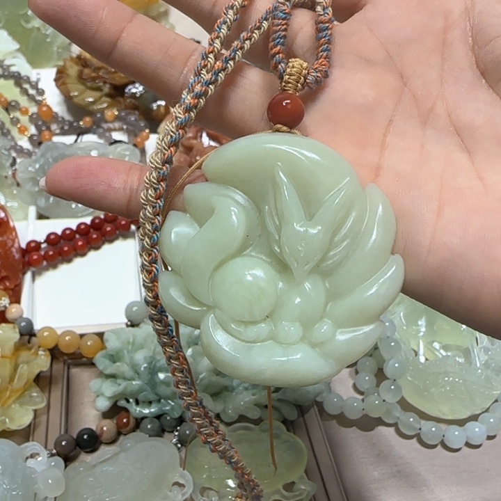 蛇纹石玉吊坠未镶嵌