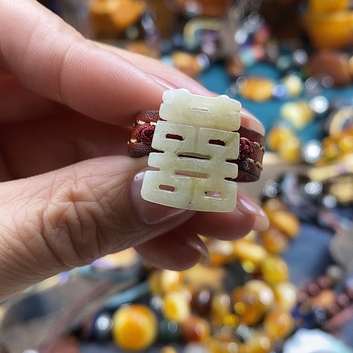 翡翠未镶嵌戒指戒指