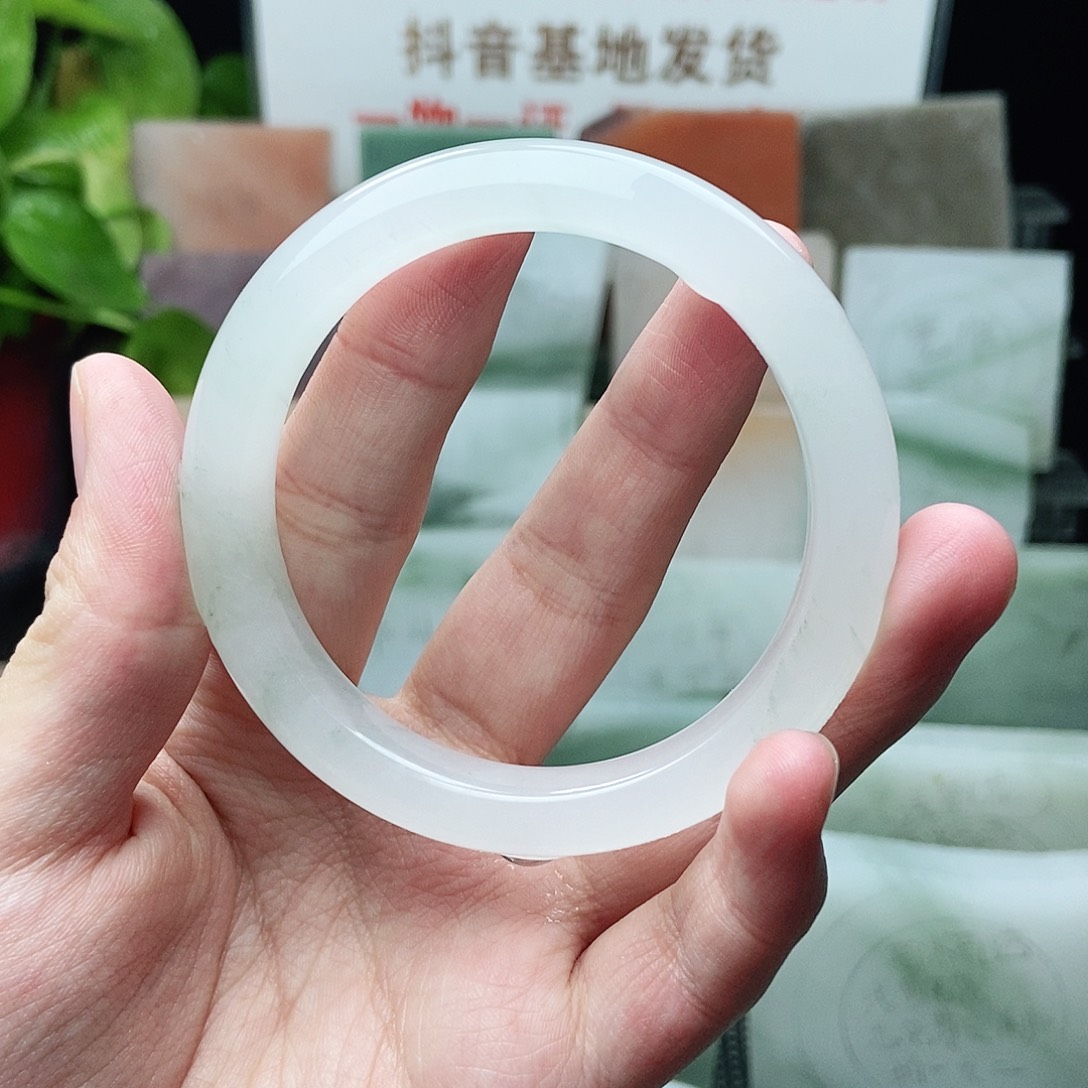 石英质玉未镶嵌手镯