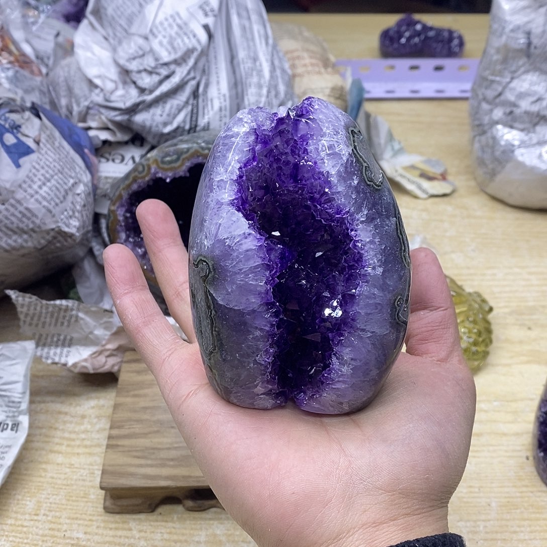 未镶嵌水晶大型摆件（非配饰）