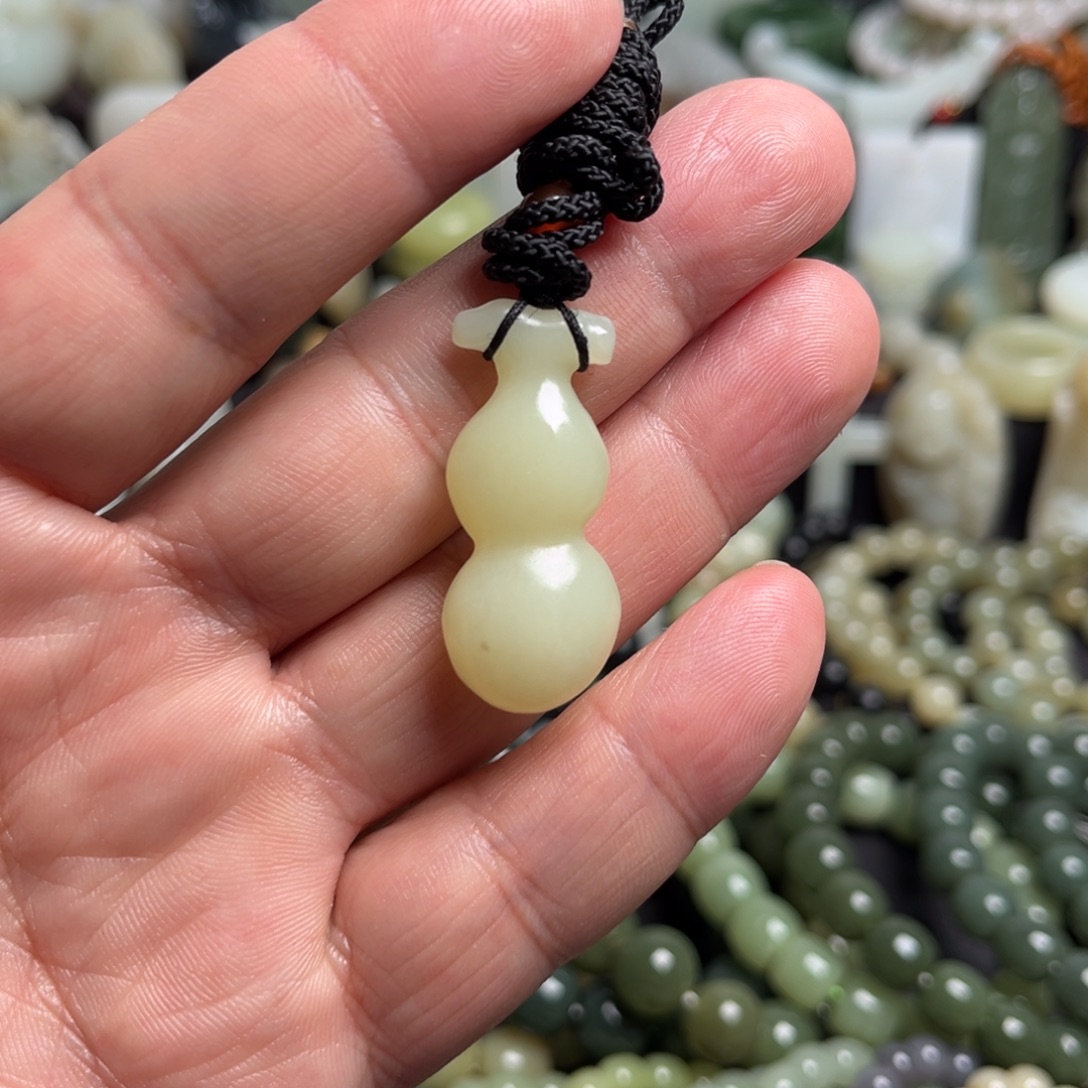 和田玉（青白玉）未镶嵌吊坠(不含链)