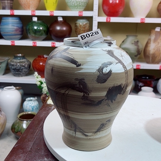 摆件高28口12。陶瓷精品摆件。028