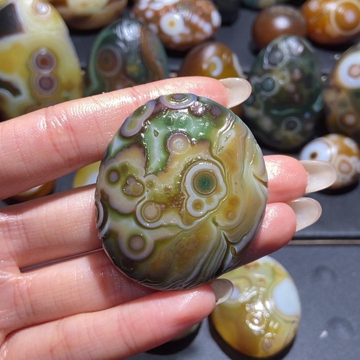 【闪购商品】未镶嵌玛瑙/玉髓珠宝奇石u