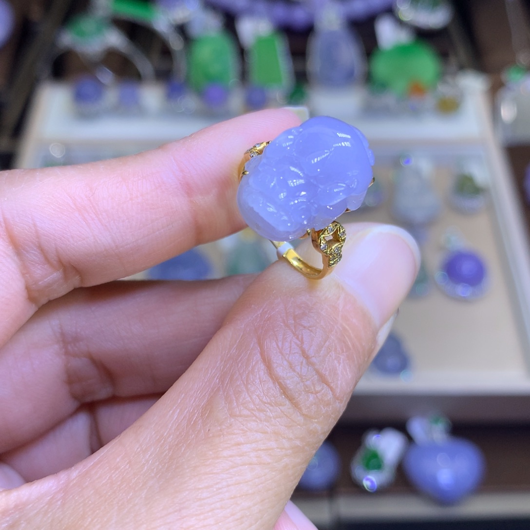 翡翠颈饰18K金镶嵌翡翠