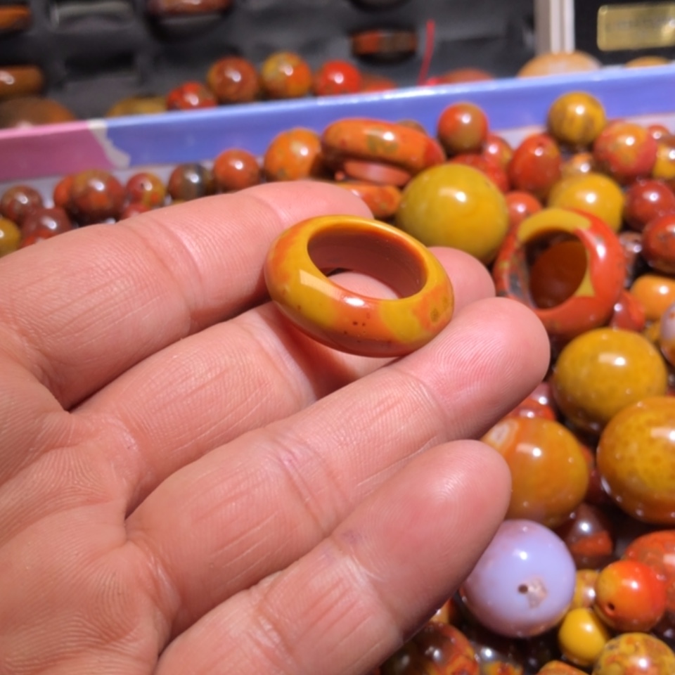 【闪购商品】玛瑙/玉髓战国红指环扩口的18.5未镶嵌不*