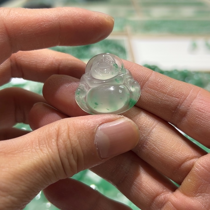 石英质玉颈饰合金