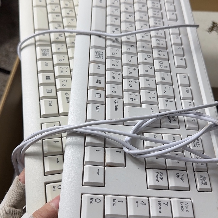 风****4中古商品，瑕疵品，不保好坏。707