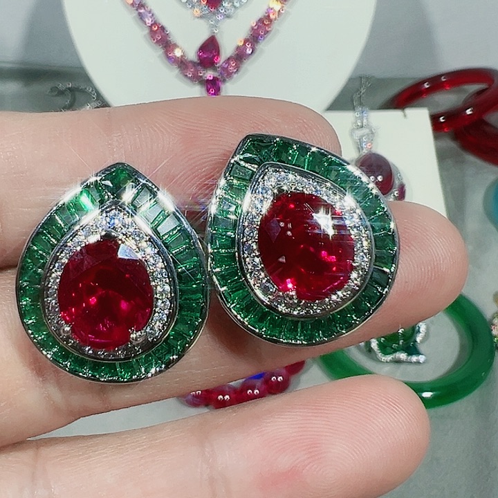 红宝石颈饰未镶嵌