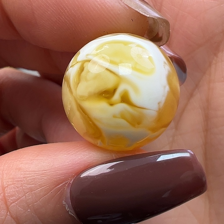 蜜蜡未镶嵌珠宝奇石