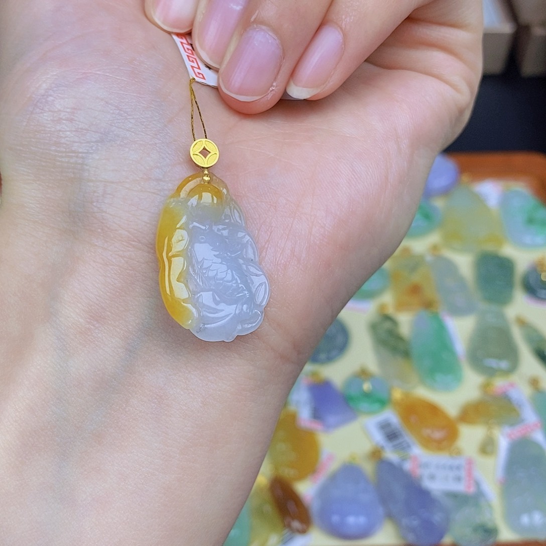 翡翠颈饰18K金镶嵌翡翠