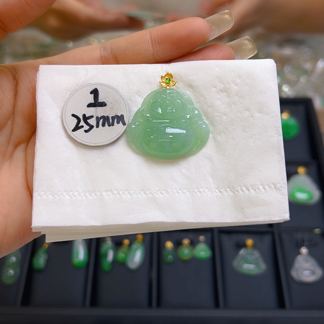 翡翠颈饰18K金镶嵌翡翠