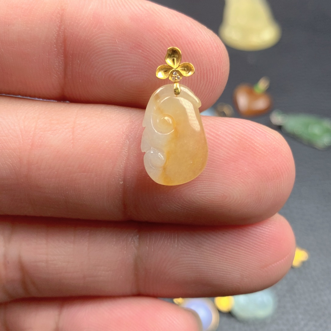 【闪购商品】颈饰18K金镶嵌翡翠翡翠