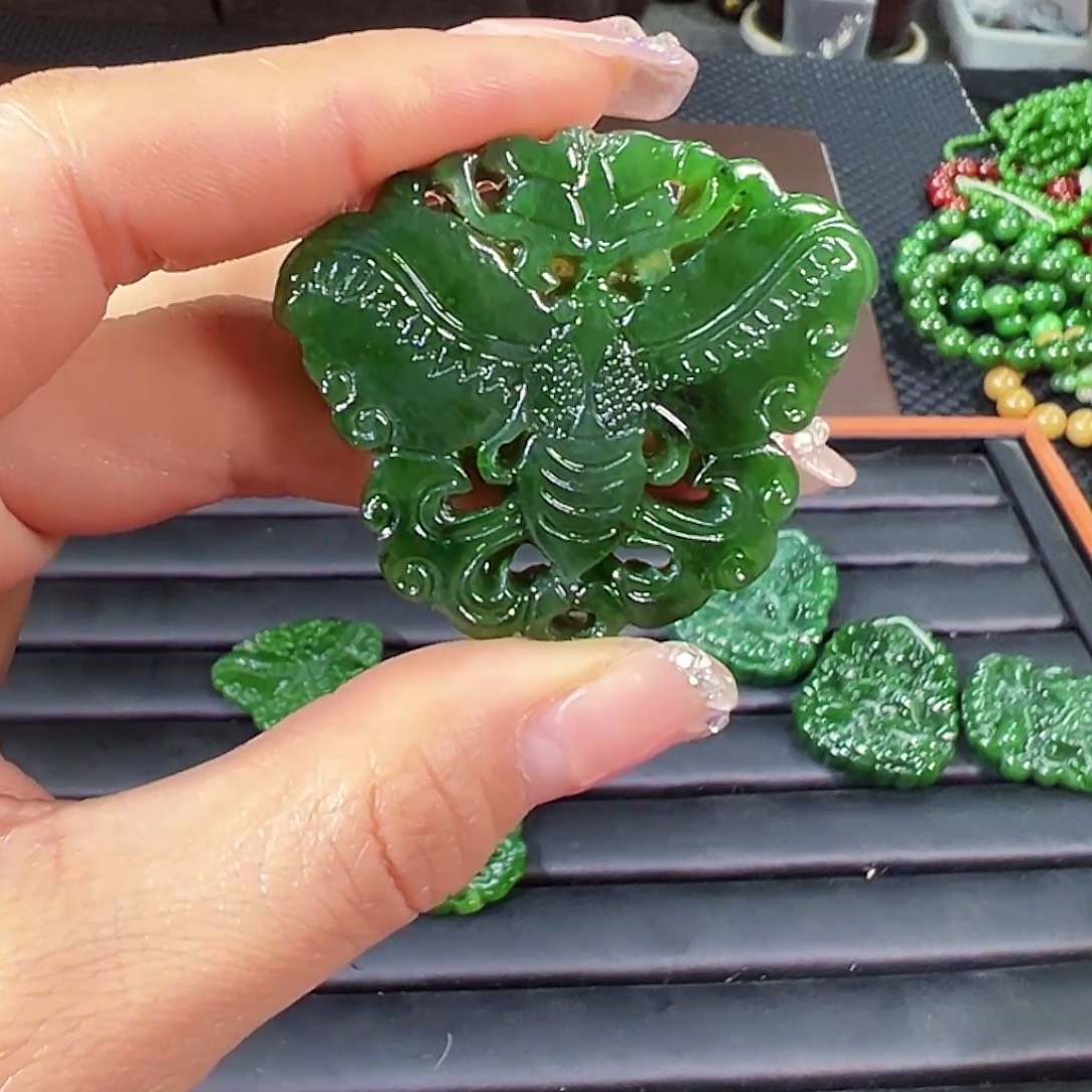 和田玉（碧玉）未镶嵌颈饰