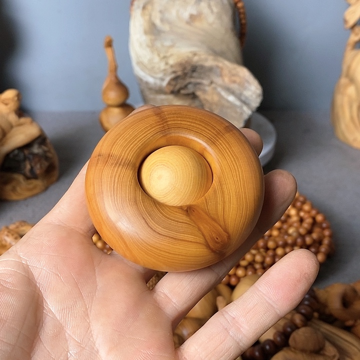 柏木崖柏转运珠手把件